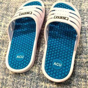 Convenient easy slip on summer sandals